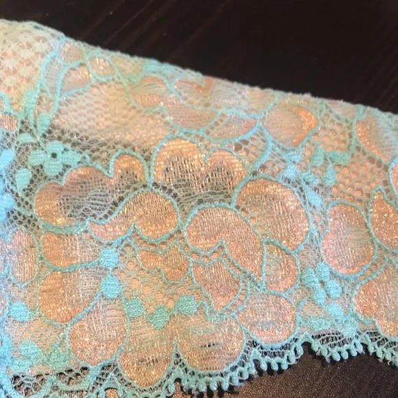 🛑SOLD🛑Gorgeous lace teal green with light pink with a hint of sparkly bra - Picture 10 of 13